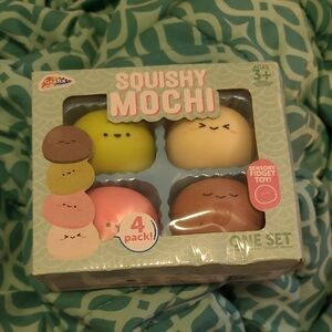 4 Piece Squishy Mochi Toys